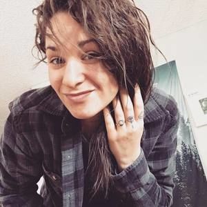 Meet your Posher, Ebony